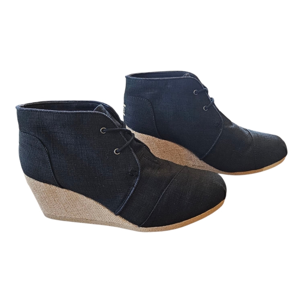 Bobs by Skechers Women's Black & Tan Memory Foam Tie Closure Wedges Size 9W